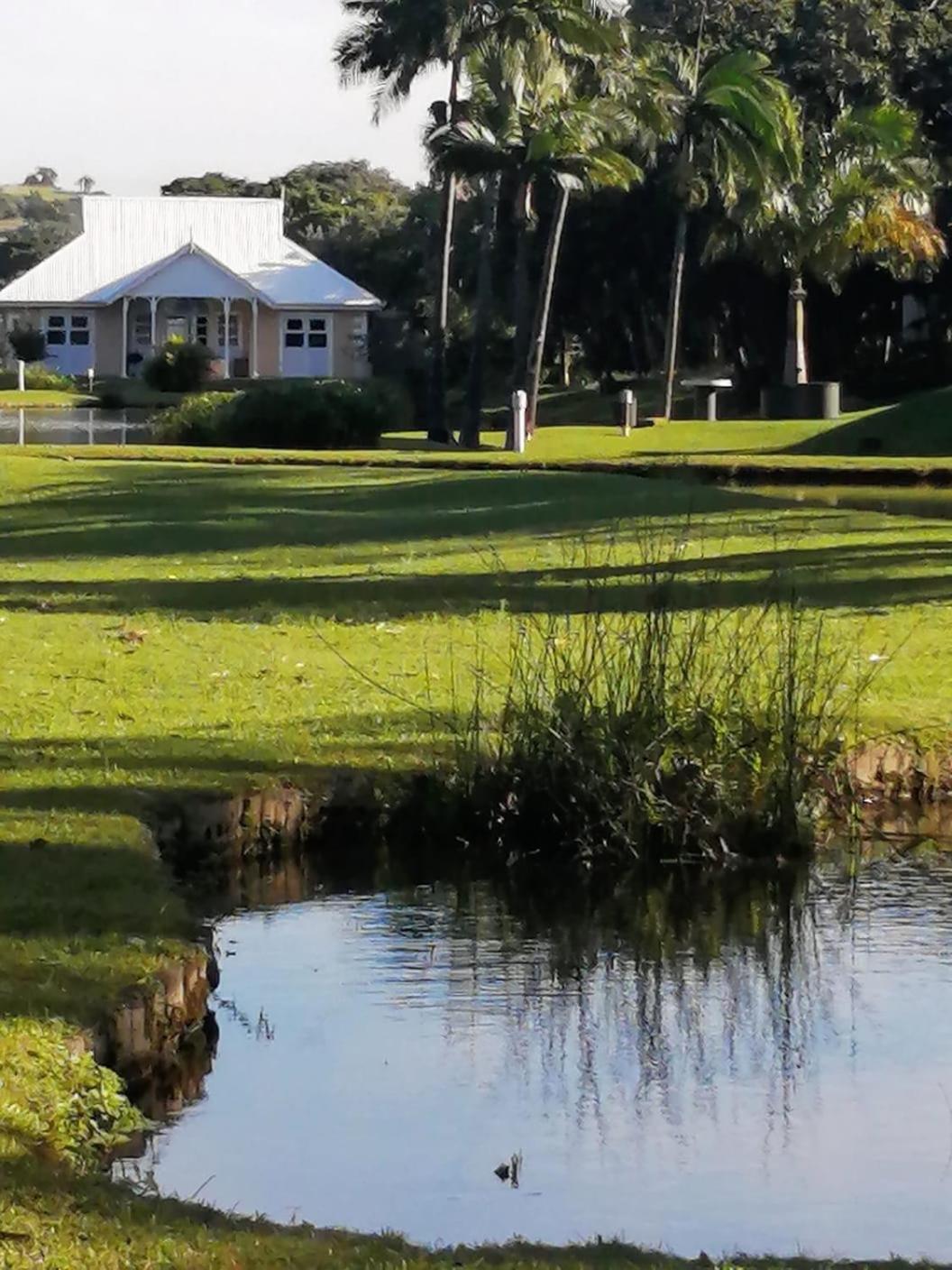 Caribbean Estates Lakeview Villa Port Edward Exterior photo